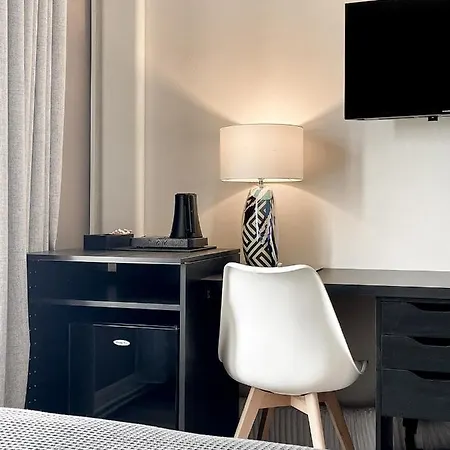 Oda ve Kahvaltı Bernac 3*